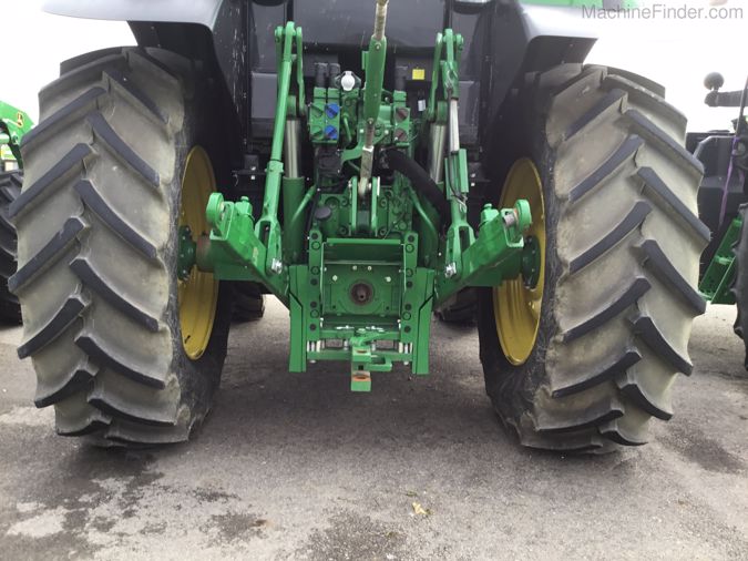 2019 JOHN DEERE 6120M