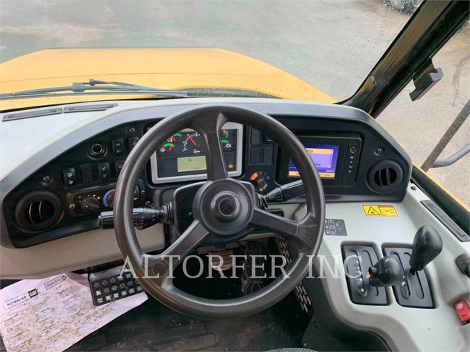 2015 CATERPILLAR 745