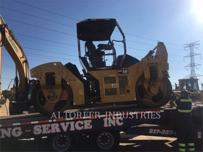 2015 CATERPILLAR CB54