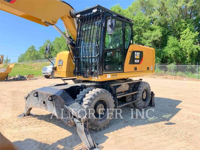 2018 CATERPILLAR M320