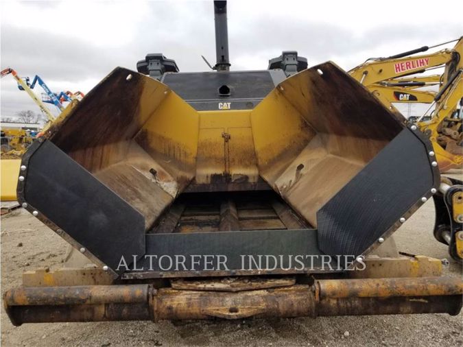 2016 CATERPILLAR AP1055