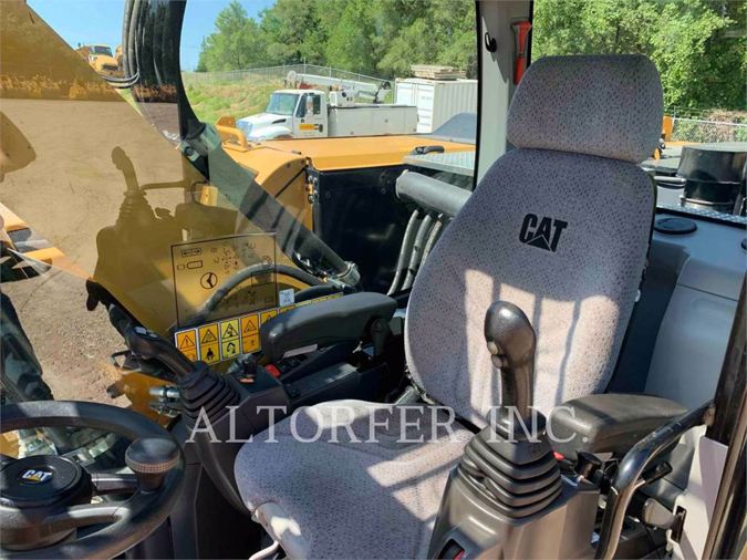 2018 CATERPILLAR M320
