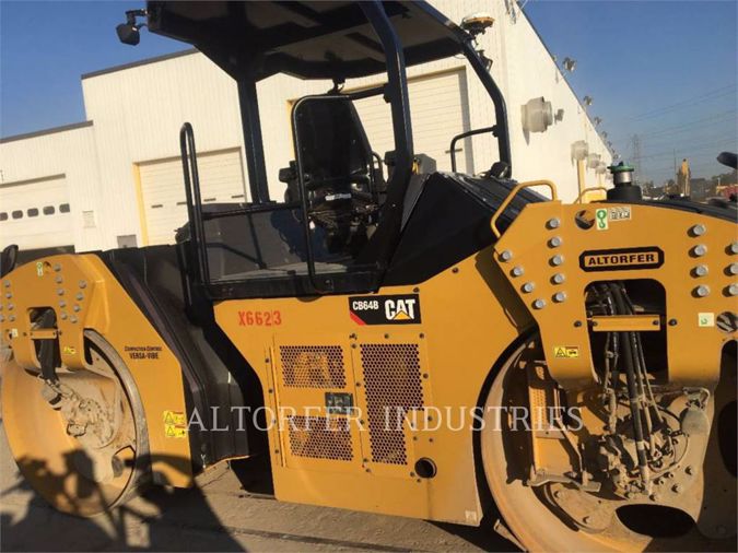 2017 CATERPILLAR CB64