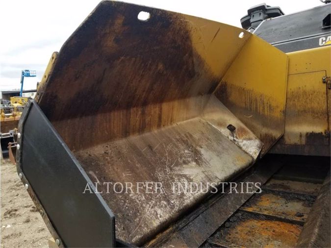 2016 CATERPILLAR AP1055