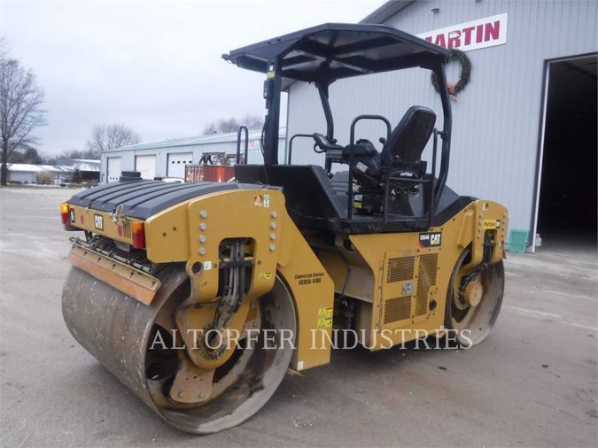 2017 CATERPILLAR CB54
