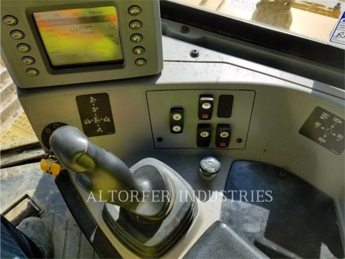 2014 CATERPILLAR D8T
