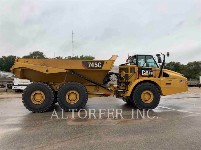 2015 CATERPILLAR 745