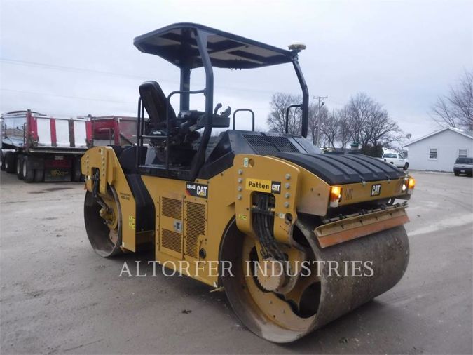 2017 CATERPILLAR CB54