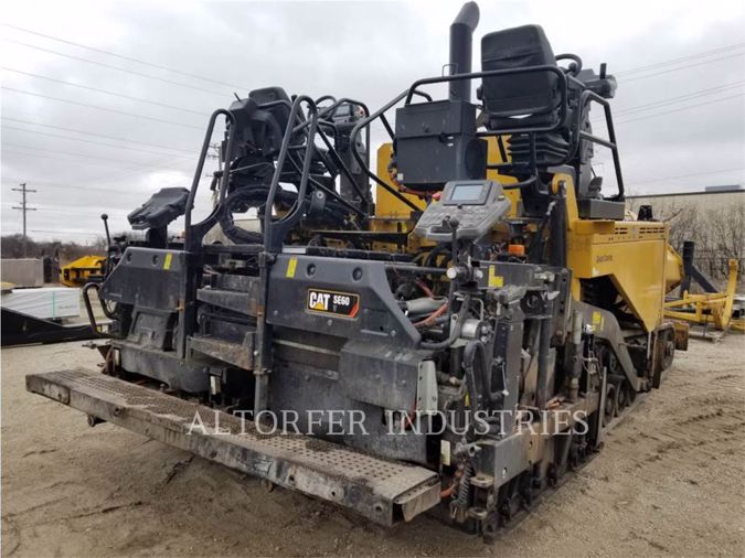 2016 CATERPILLAR AP1055