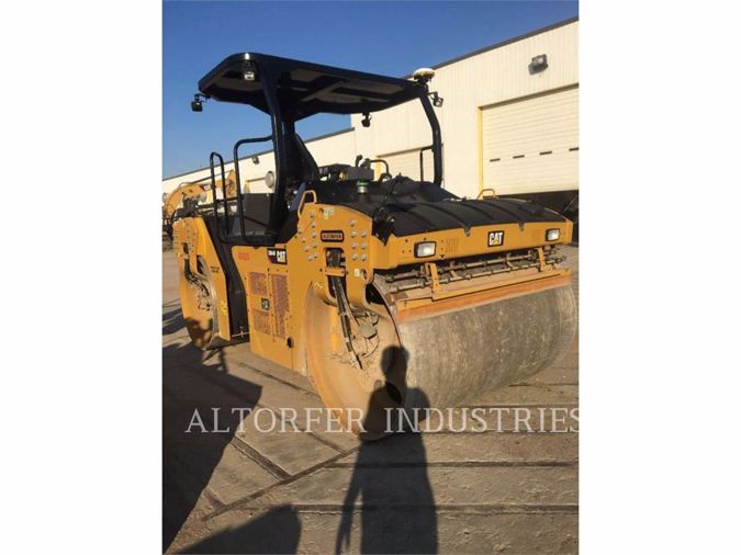 2017 CATERPILLAR CB64