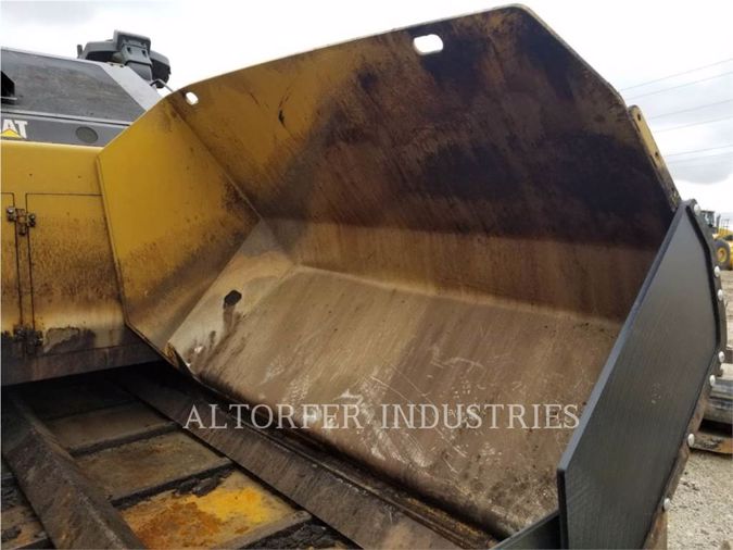 2016 CATERPILLAR AP1055