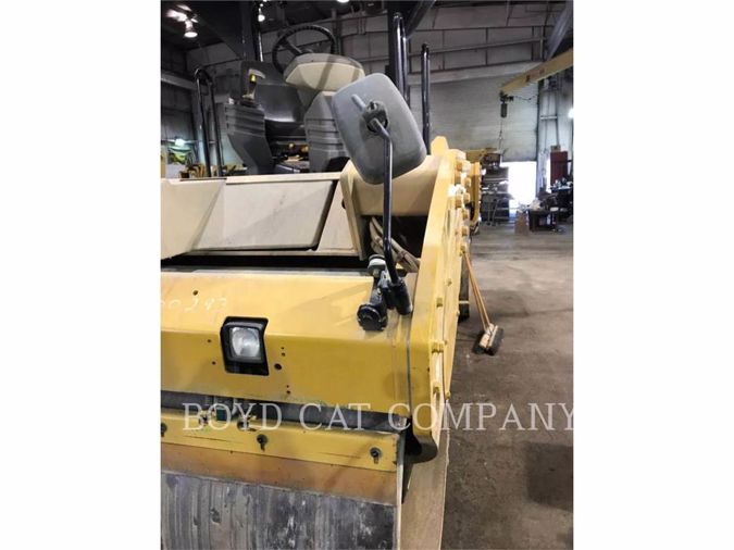 2015 CATERPILLAR CB64