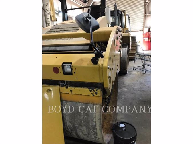 2015 CATERPILLAR CB64