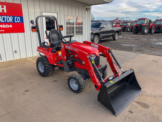 2020 MASSEY FERGUSON GC1725