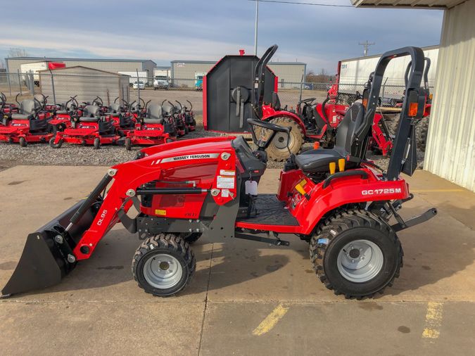 2020 MASSEY FERGUSON GC1725