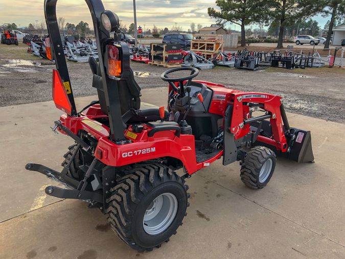 2020 MASSEY FERGUSON GC1725