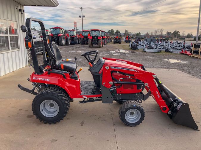 2020 MASSEY FERGUSON GC1725