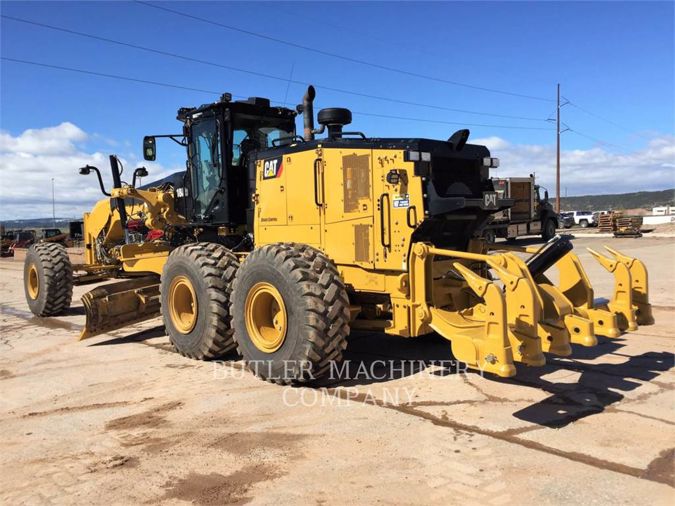 2018 CATERPILLAR 18M