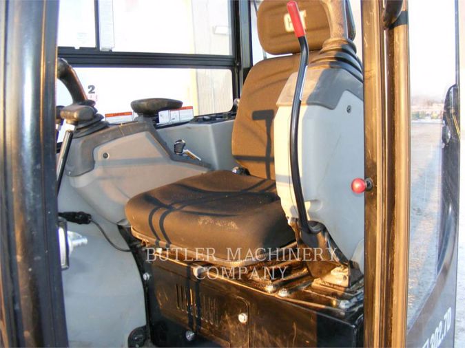 2018 CATERPILLAR 302