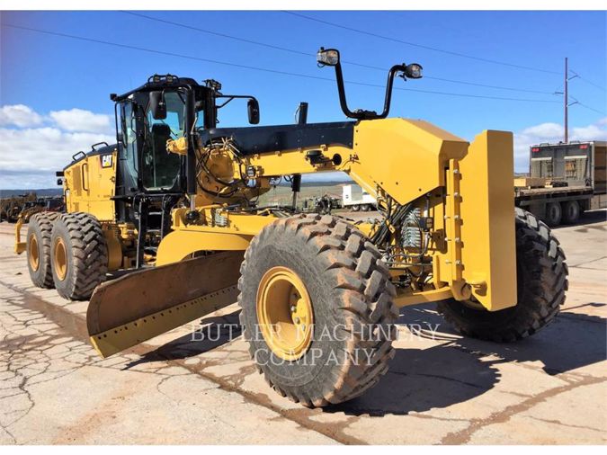 2018 CATERPILLAR 18M