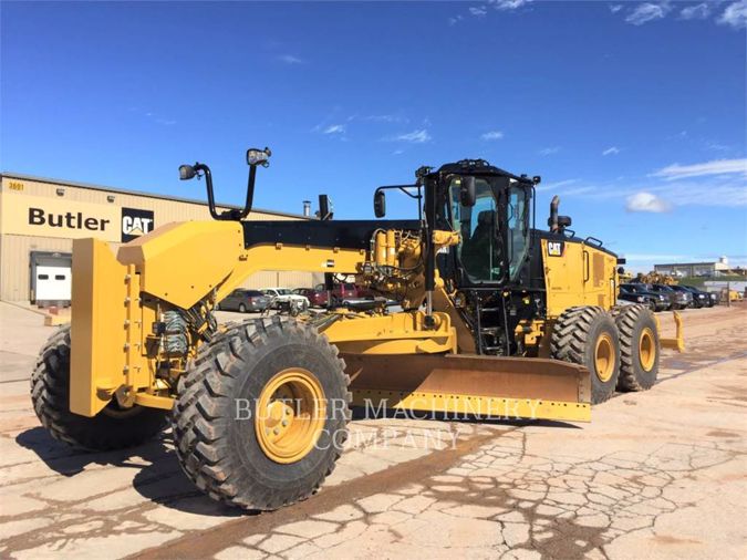 2018 CATERPILLAR 18M