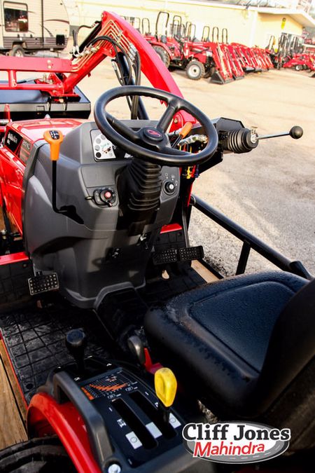 2018 MAHINDRA MAX 26