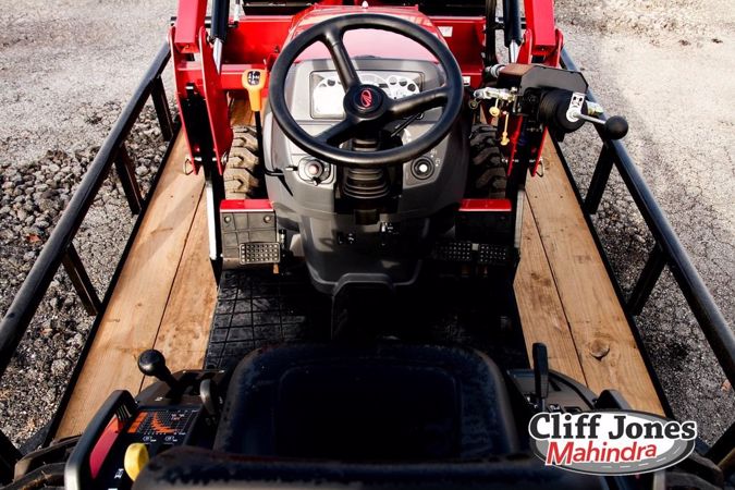 2018 MAHINDRA MAX 26