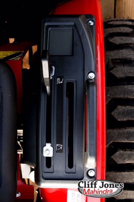2018 MAHINDRA MAX 26