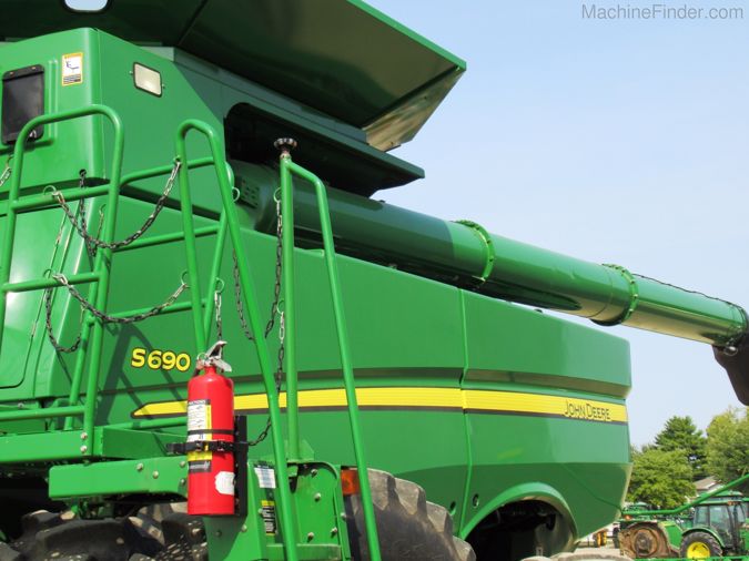 2015 JOHN DEERE S690