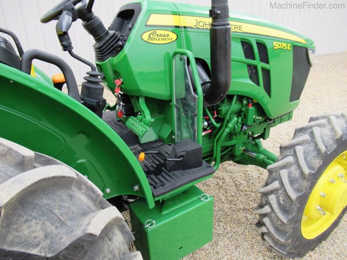 2019 JOHN DEERE 5075E