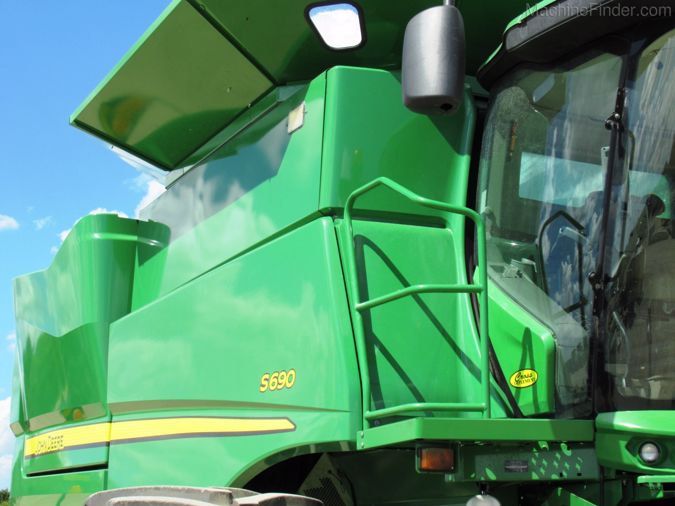 2015 JOHN DEERE S690