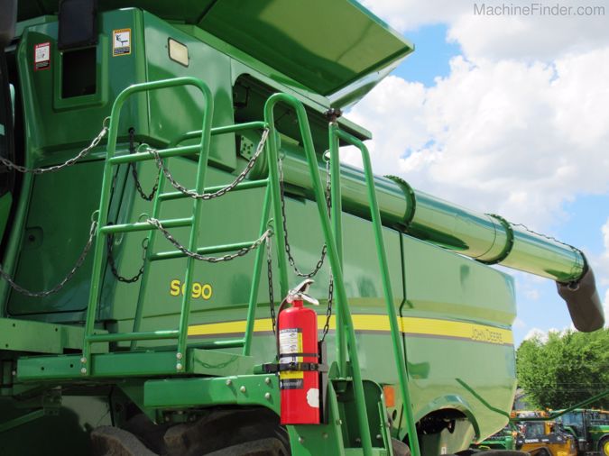 2015 JOHN DEERE S690