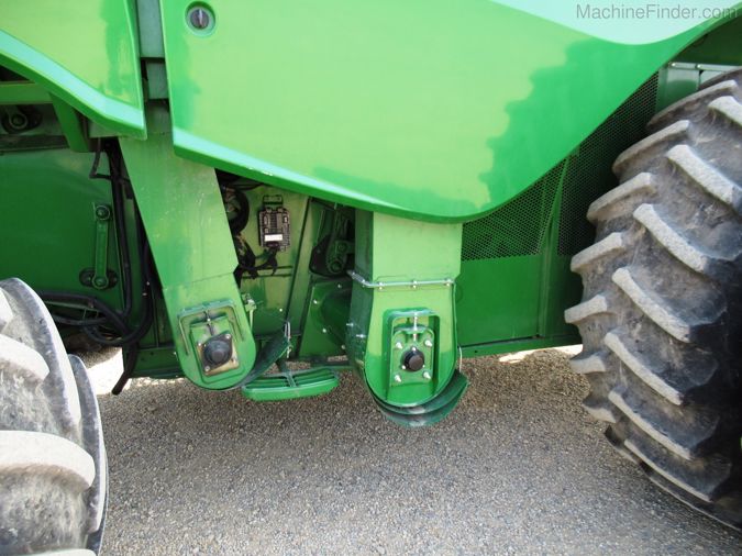 2015 JOHN DEERE S690