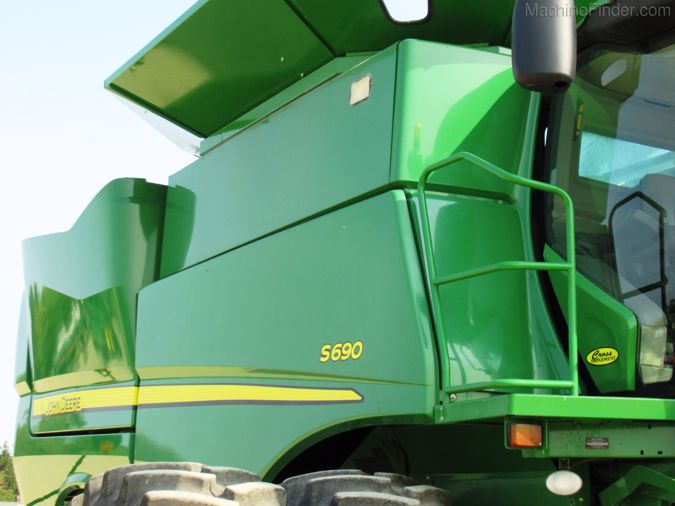 2015 JOHN DEERE S690