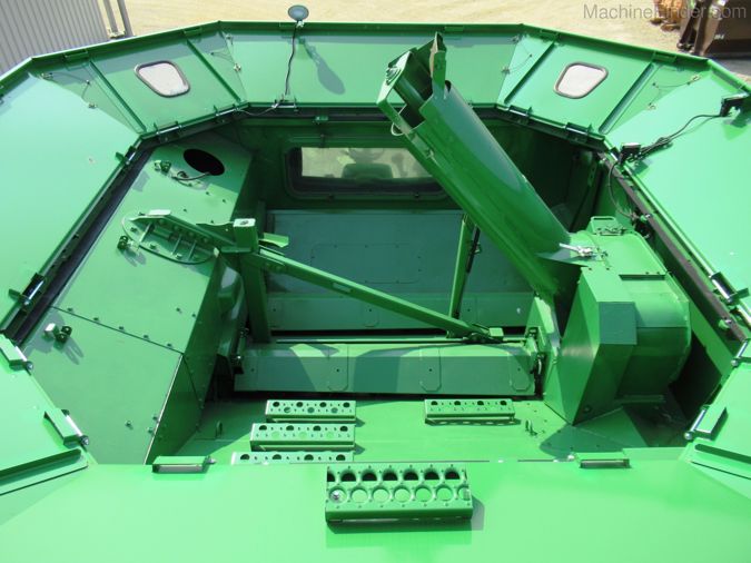 2015 JOHN DEERE S690