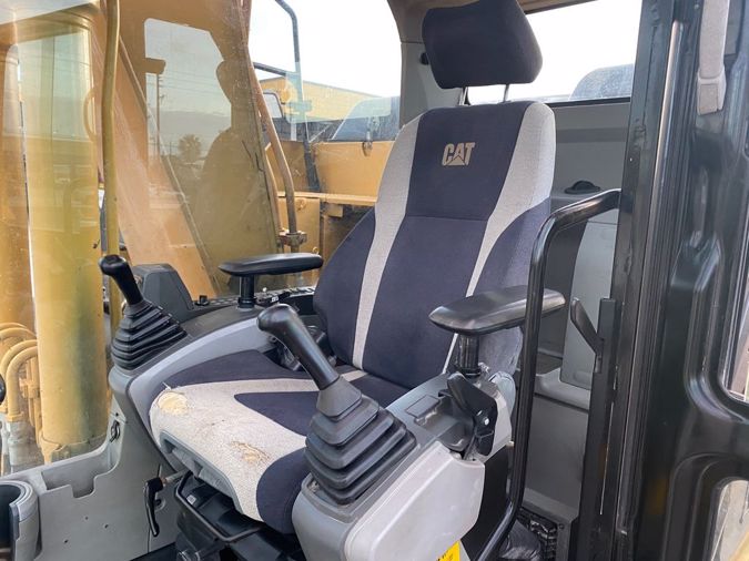 2012 CATERPILLAR 320E