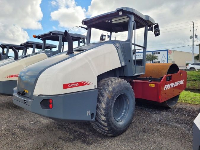2017 DYNAPAC CA2500