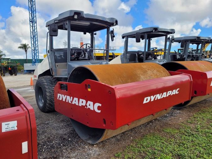 2017 DYNAPAC CA2500