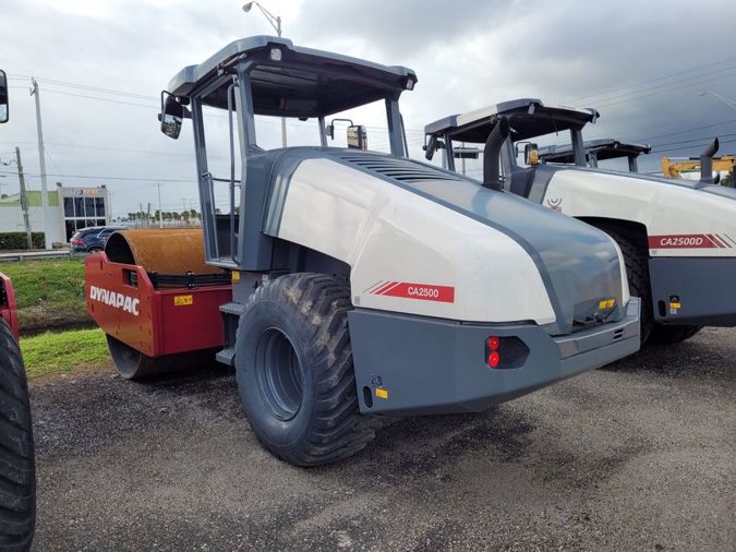 2017 DYNAPAC CA2500