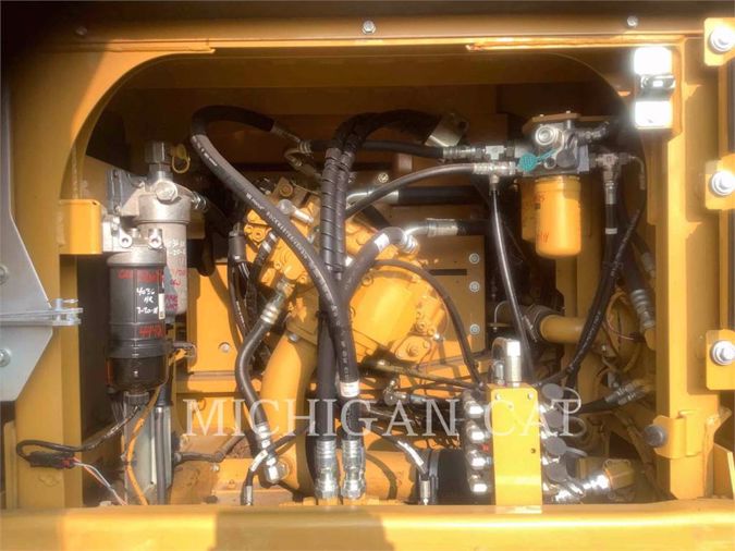 2015 CATERPILLAR 329