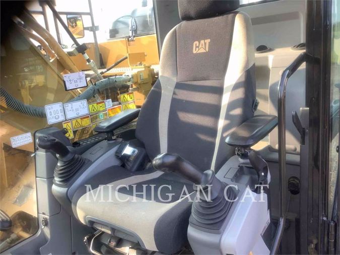 2015 CATERPILLAR 329