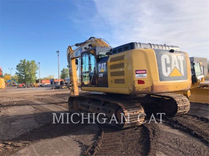 2015 CATERPILLAR 329