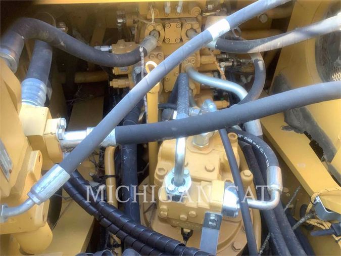2015 CATERPILLAR 329