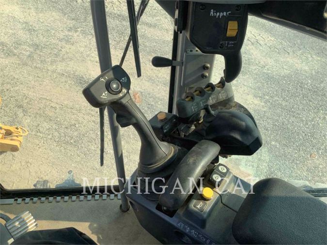 2010 CATERPILLAR 140M