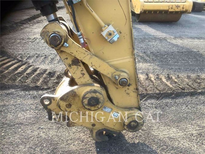 2015 CATERPILLAR 329