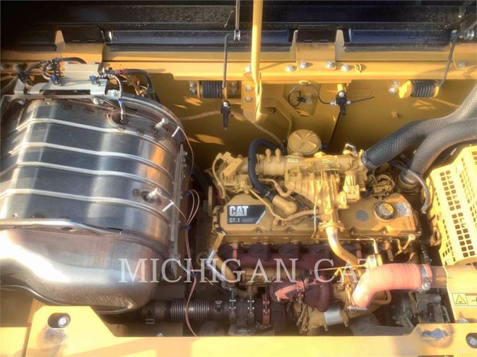 2015 CATERPILLAR 329