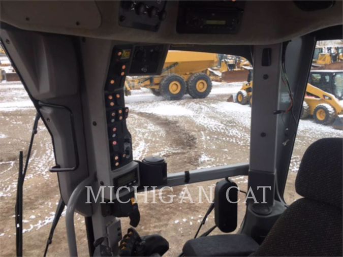 2010 CATERPILLAR 140M