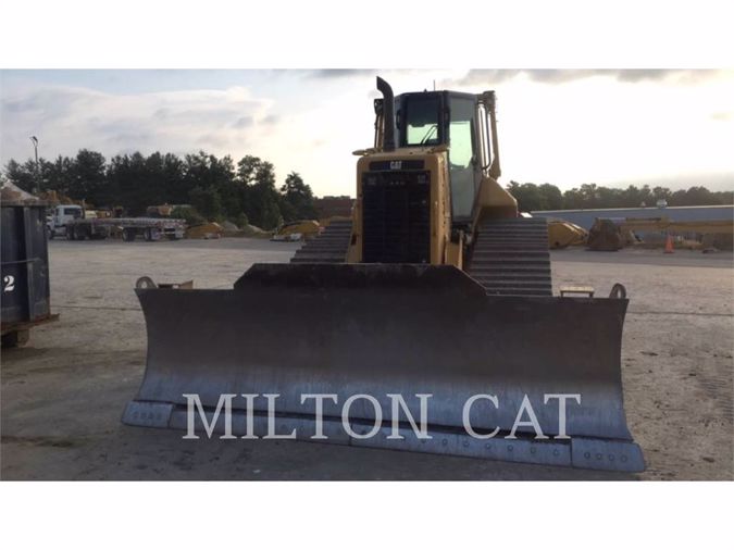2015 CATERPILLAR D6N