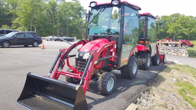 2020 MAHINDRA EMAX 20