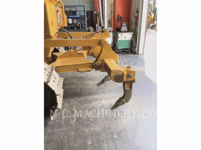 2019 CATERPILLAR D6N